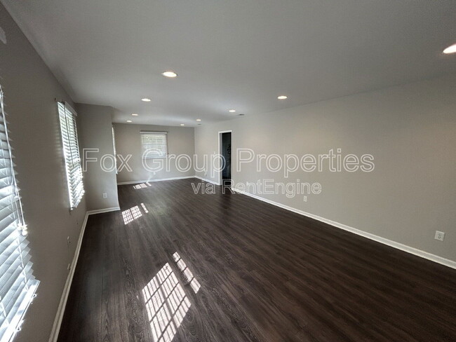 Building Photo - 133 Cliffwood Cir