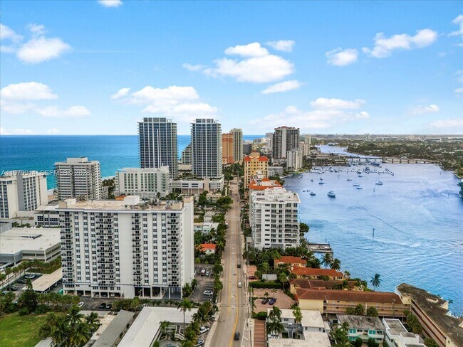 Building Photo - 336 N Birch Rd