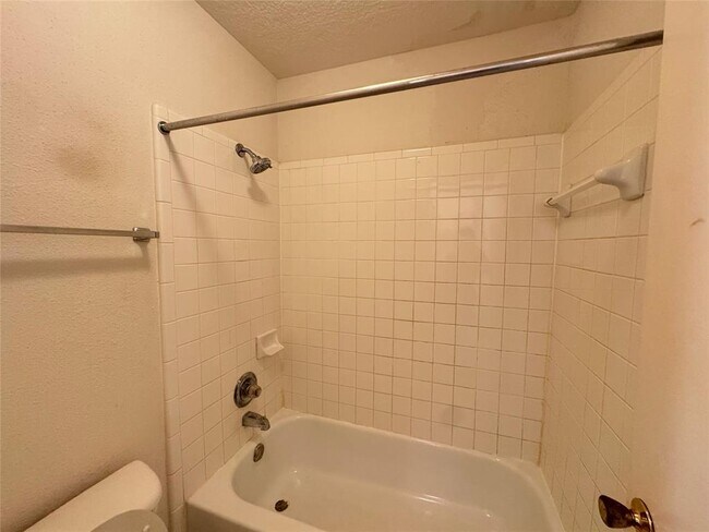 Building Photo - 10555 Turtlewood Ct