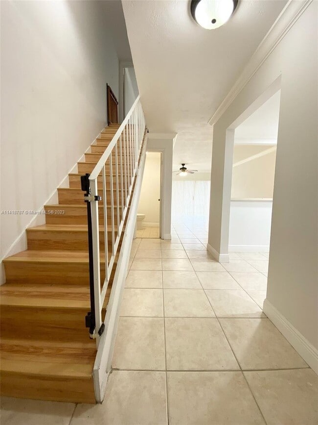 Primary Photo - 9371 Fontainebleau Blvd