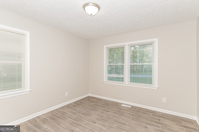 Building Photo - 246 Timber Lake Cir