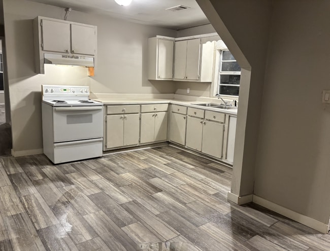 Building Photo - 666 N 2nd St