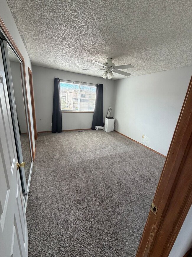 Building Photo - Vickers Heights 4 Bedroom, 3 Bathroom Single Family Home with Fenced in Yard