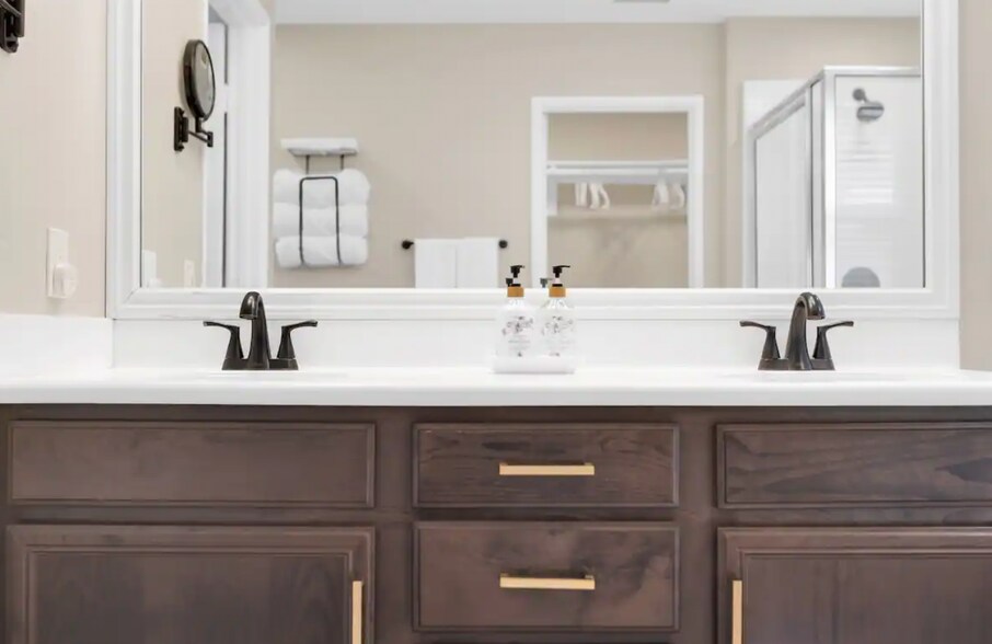 Building Photo - 84131 Azzura Way