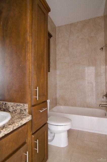 Building Photo - 15 Regal Dr