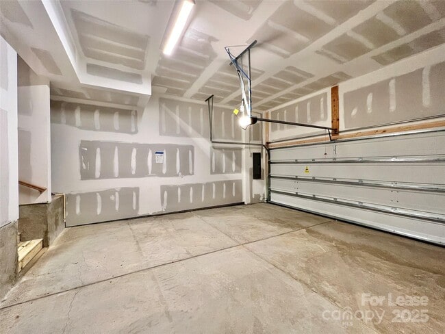 Building Photo - 15022 Camus Ct