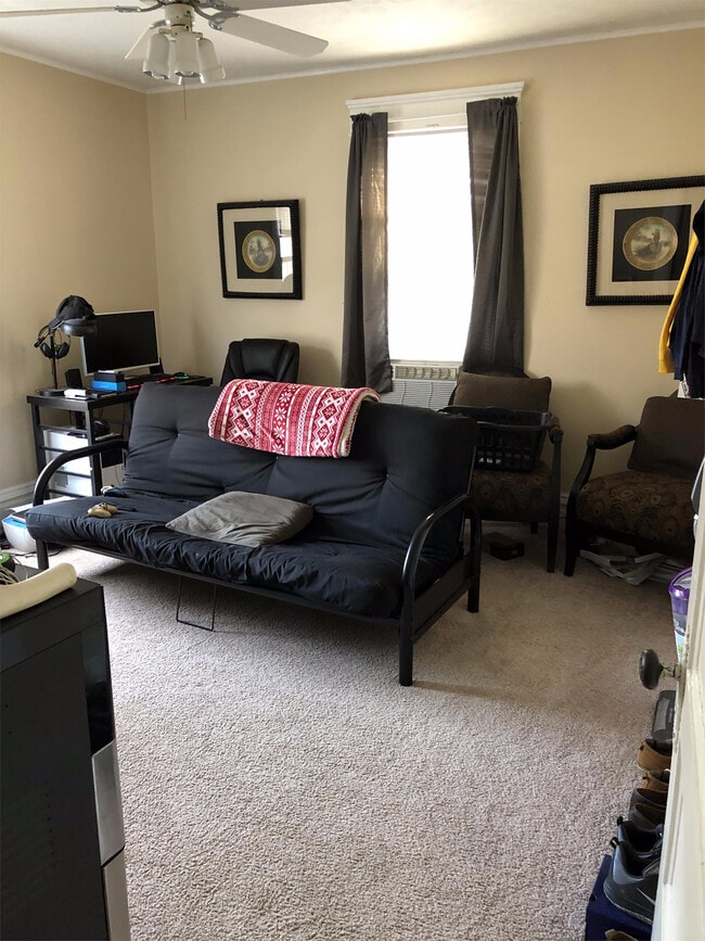 Building Photo - 921 10th St