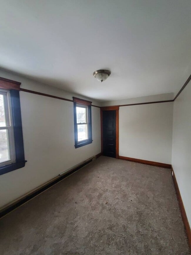 Building Photo - Charming 3-Bedroom Home Offering Comfort, Space & Modern Updates