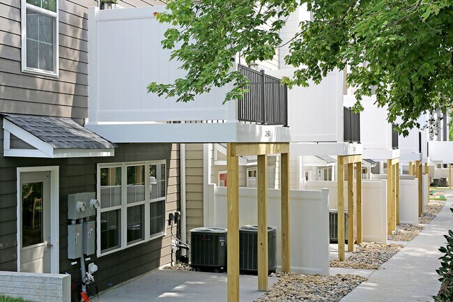 Building Photo - Dog-Friendly Townhome in Crozet's Glenbrook Neighborhood