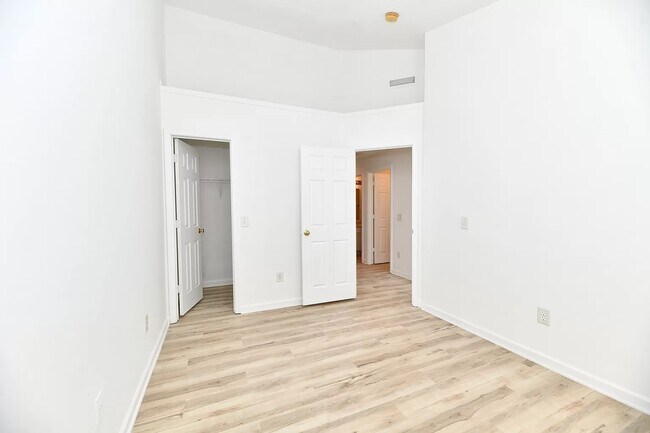 Building Photo - 11888 Esty Way