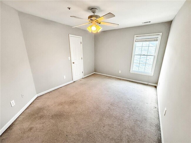 Building Photo - 2092 Drogheda Ln