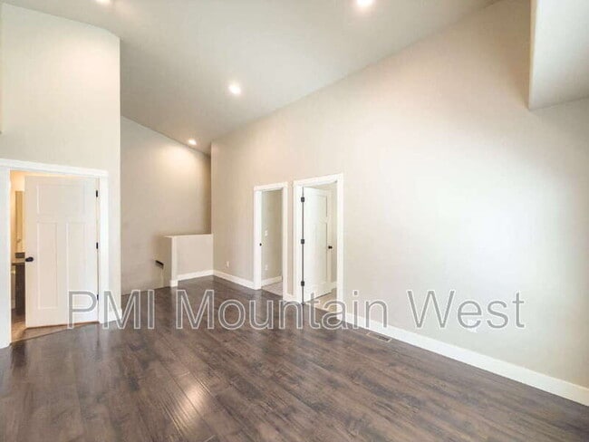 Building Photo - 2119 Orchard Pines Loop E