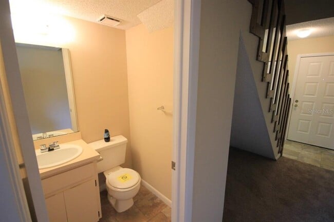 Building Photo - 22640 Watersedge Blvd