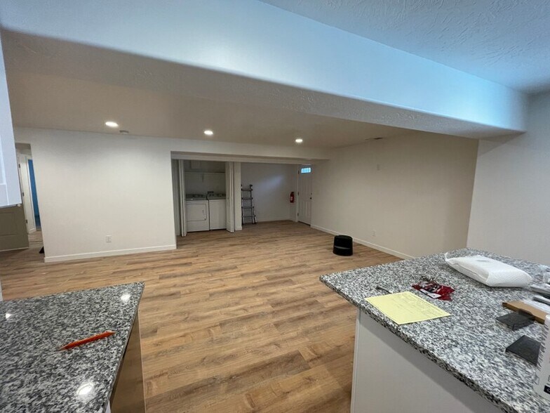 Building Photo - 1147 E Hoof Print Dr