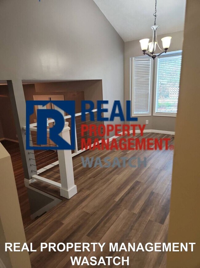 Building Photo - Murray Single Family Home