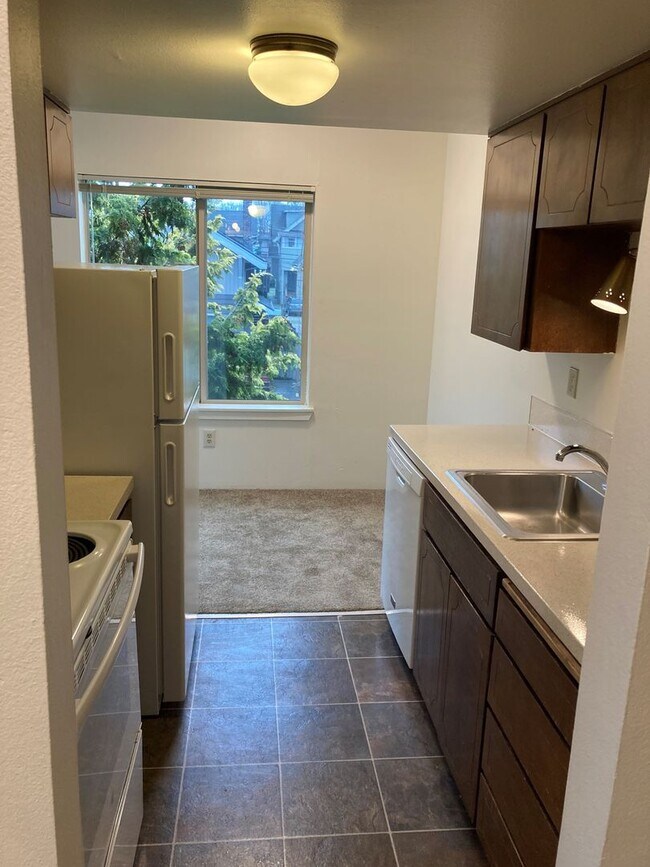 Interior Photo - L&P