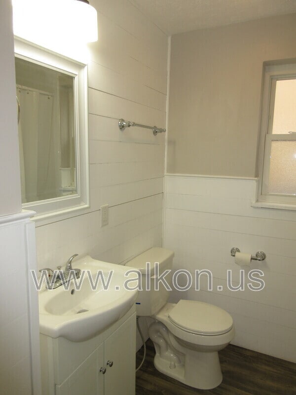 Building Photo - 346 Connor St