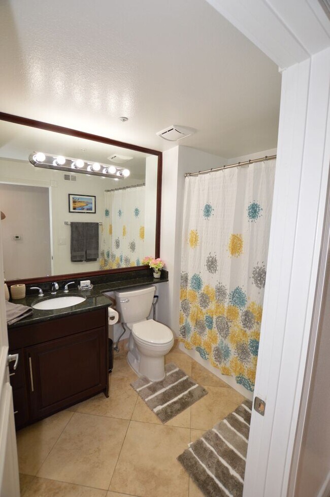 Building Photo - Meridian - Newly Remodeled Luxury Condo Re...