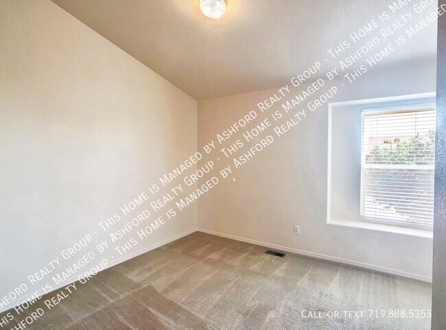 Building Photo - 3314 Castellon Dr