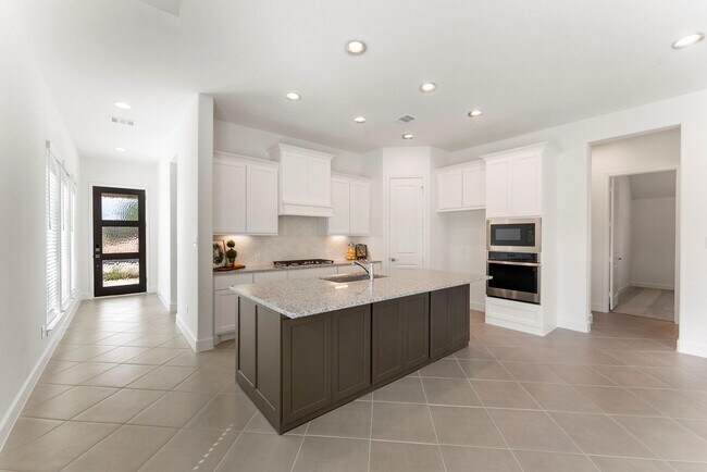 Building Photo - 26545 Pioneer Pointe Ct