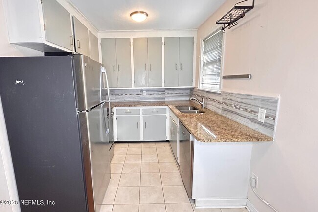 Building Photo - 55 Riberia St