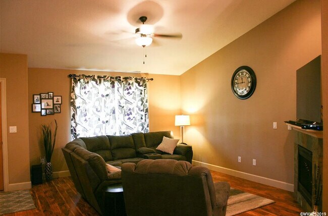 Building Photo - 5652 Kessler Dr SE