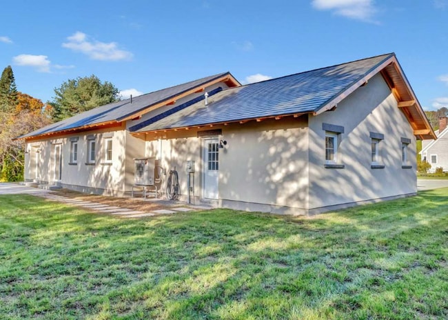 Primary Photo - 7 Meadow Ln