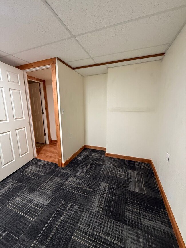 Building Photo - 410 N Washington St