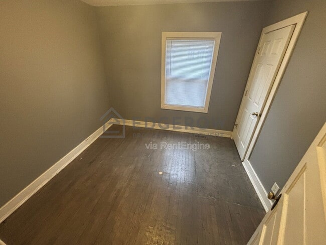 Building Photo - 1520 Quarry Ave NW