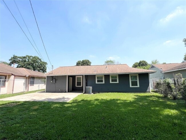 Building Photo - 5946 Southmont St