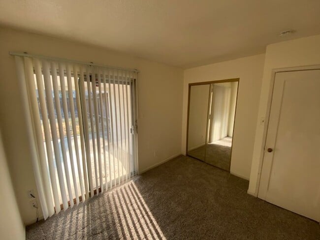 Building Photo - 3142 Garfield Ave