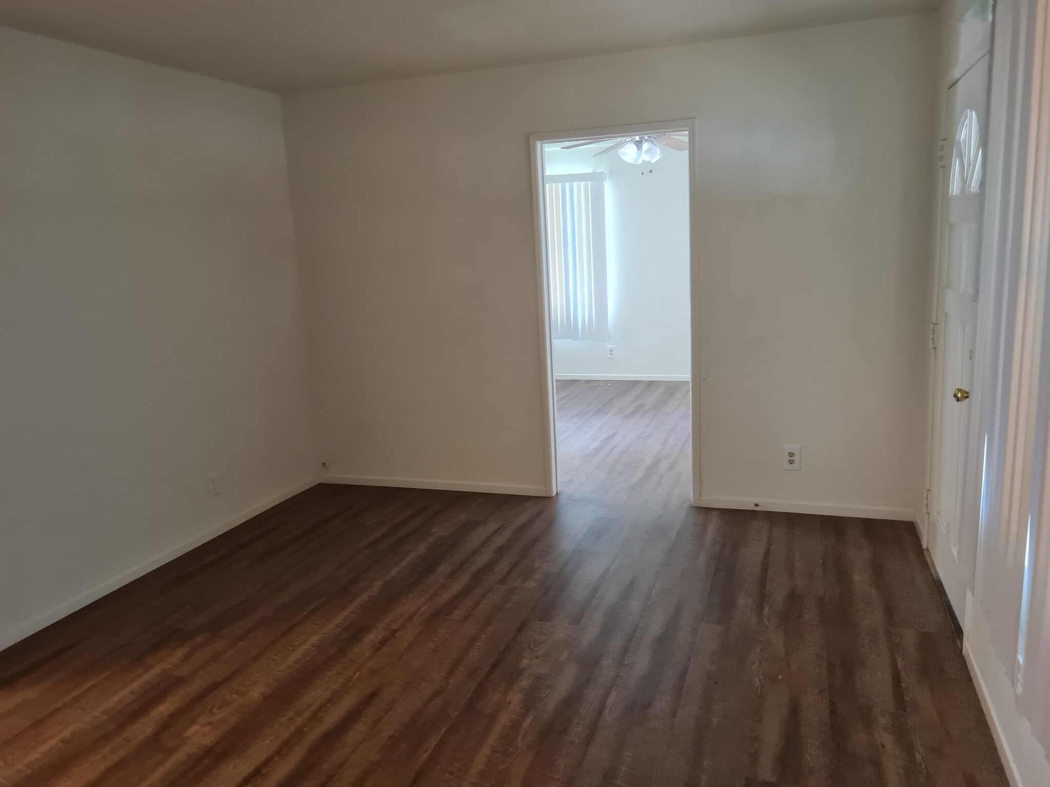 Livingroom - 638 Montana St