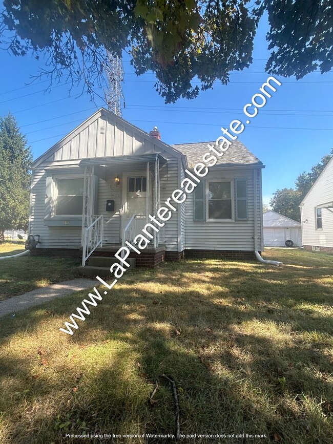 Primary Photo - Charming 3-Bedroom Home with Spacious Livi...