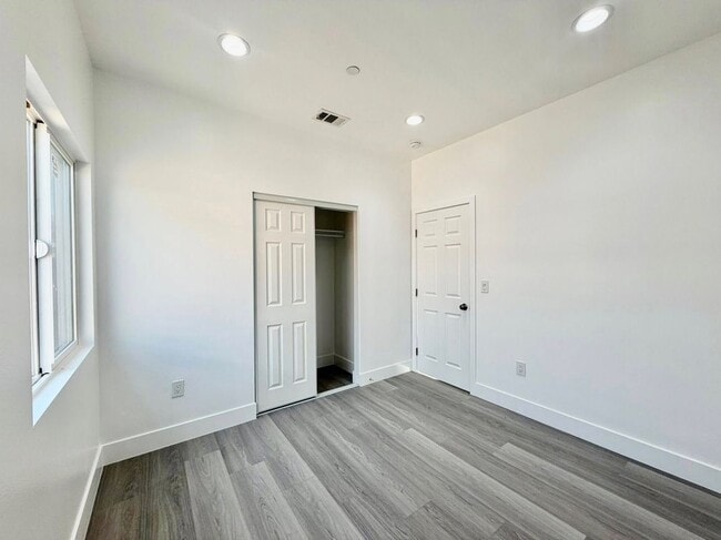 Building Photo - 11522 June St