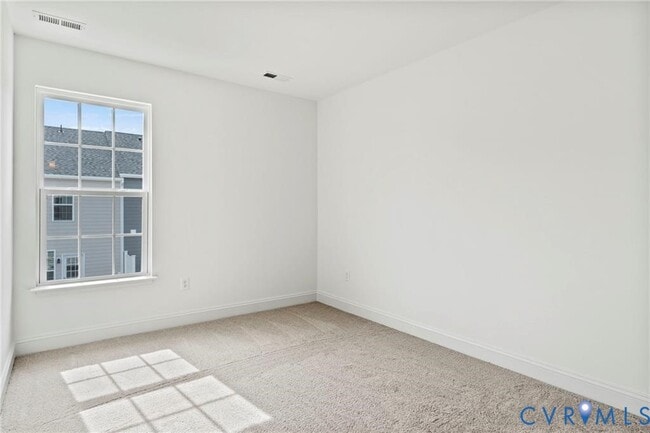 Building Photo - 13800 Village View Dr