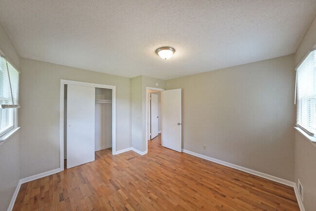 Building Photo - 3/1 ranch home on 4 acres