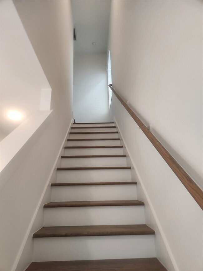 Building Photo - 5831 Highland Sky Ln
