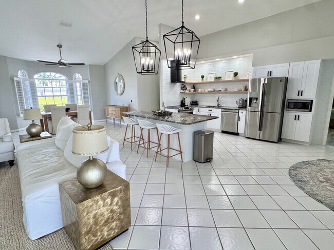 Building Photo - 236 SW 47th St