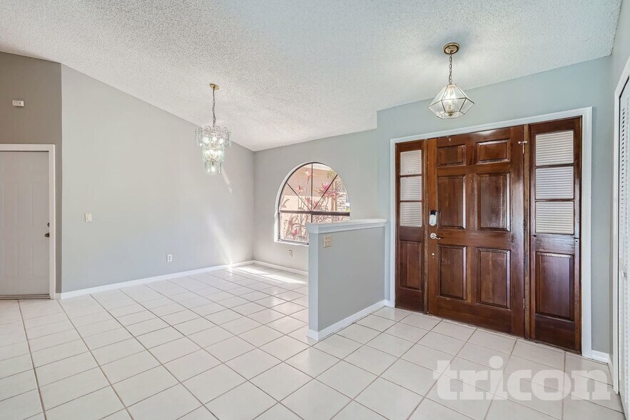 Building Photo - 3213 Stevenson St