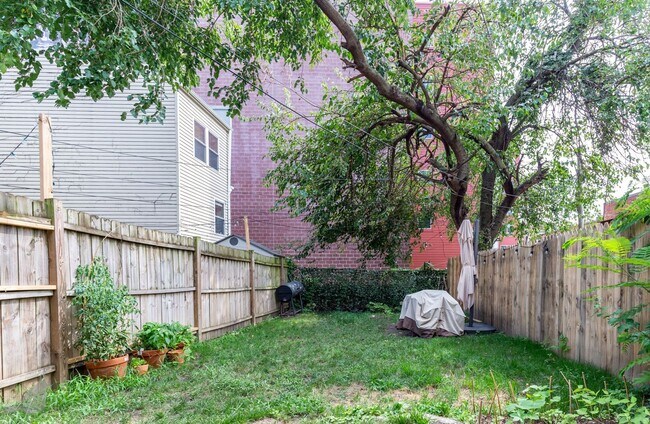 Building Photo - 329 K St NE