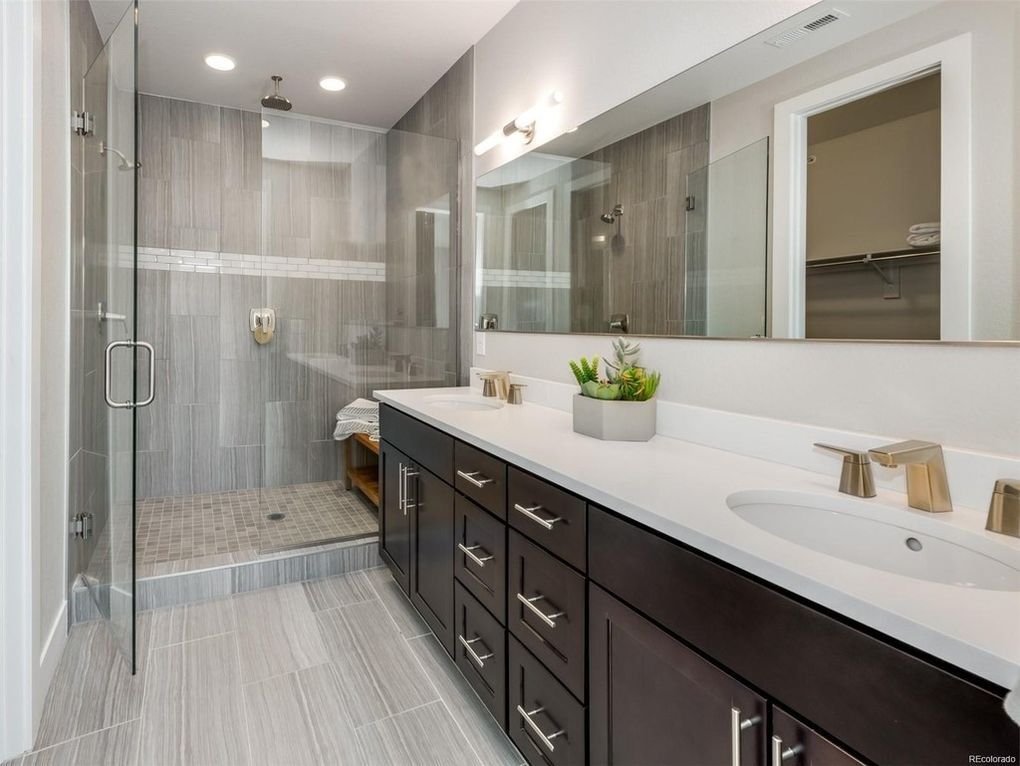 Building Photo - 1702 Fenton St