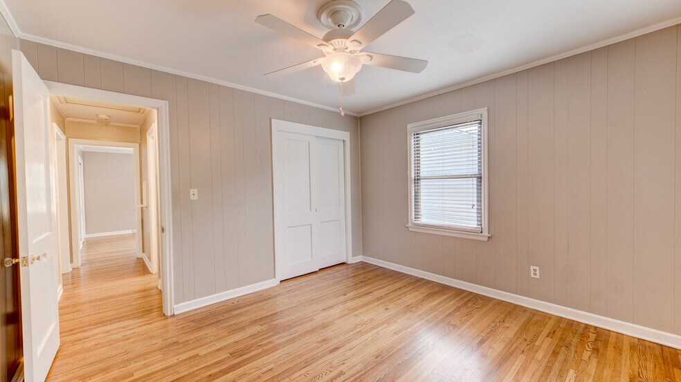 Building Photo - 56 E 52nd St