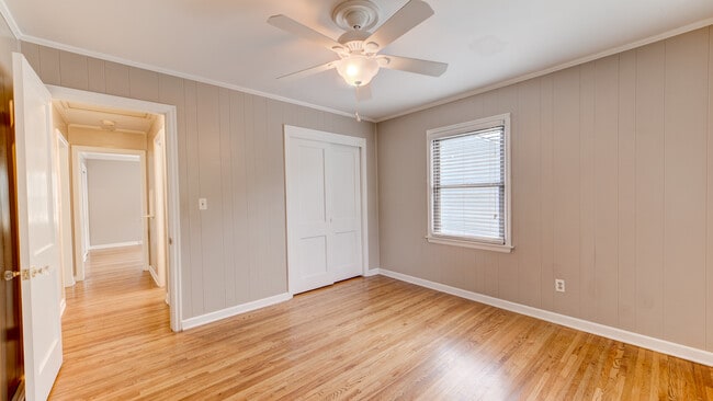 Building Photo - 56 E 52nd St