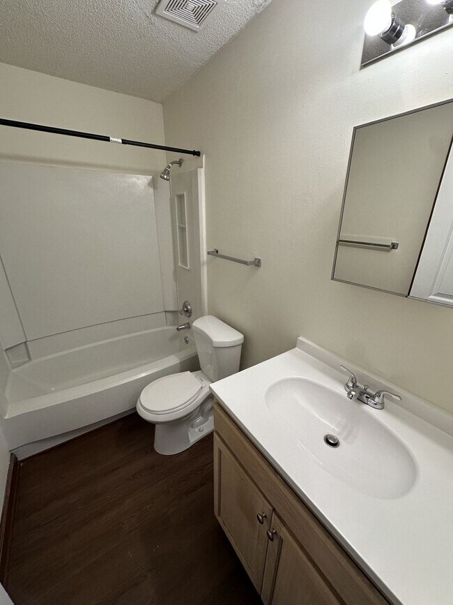 Building Photo - 3525 Ivy Commons Dr