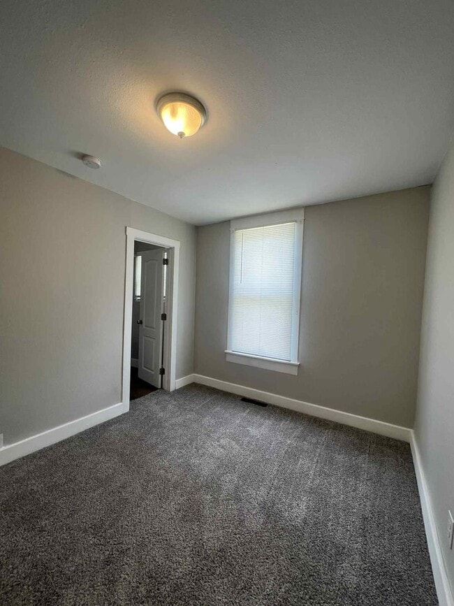 Building Photo - Charming 3-Bedroom, 2-Bathroom Two-Story H...