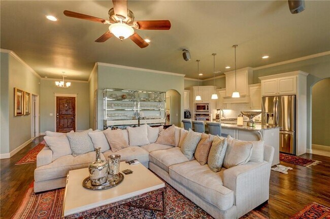 Building Photo - Stunning Edmond Home- Regency Pointe-Neigh...