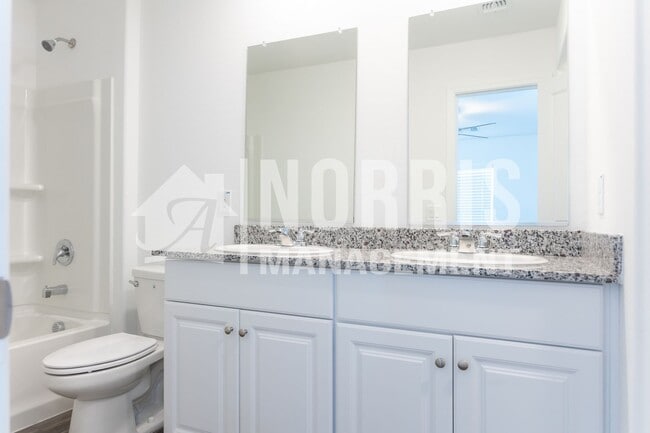 Building Photo - NEW Home Located Near the Golf Course
