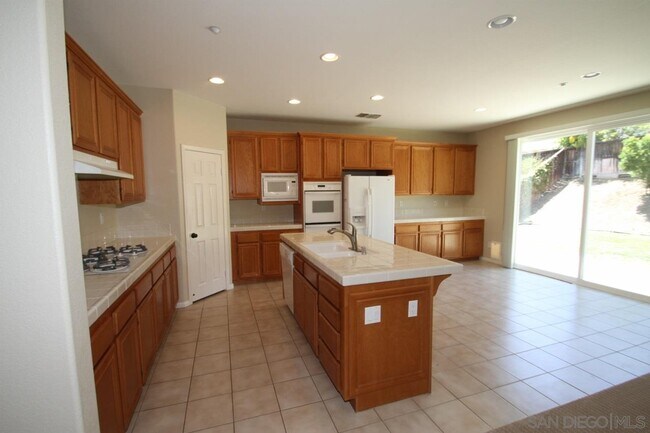 Building Photo - 15116 Cross Stone Dr