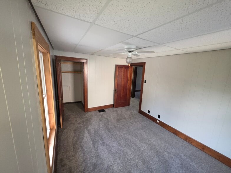 Building Photo - 1214 Blaine Ave
