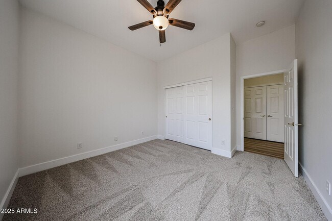 Building Photo - 41735 N Maidstone Ct